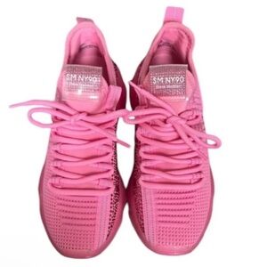 NWOT Steve Madden Sneakers
